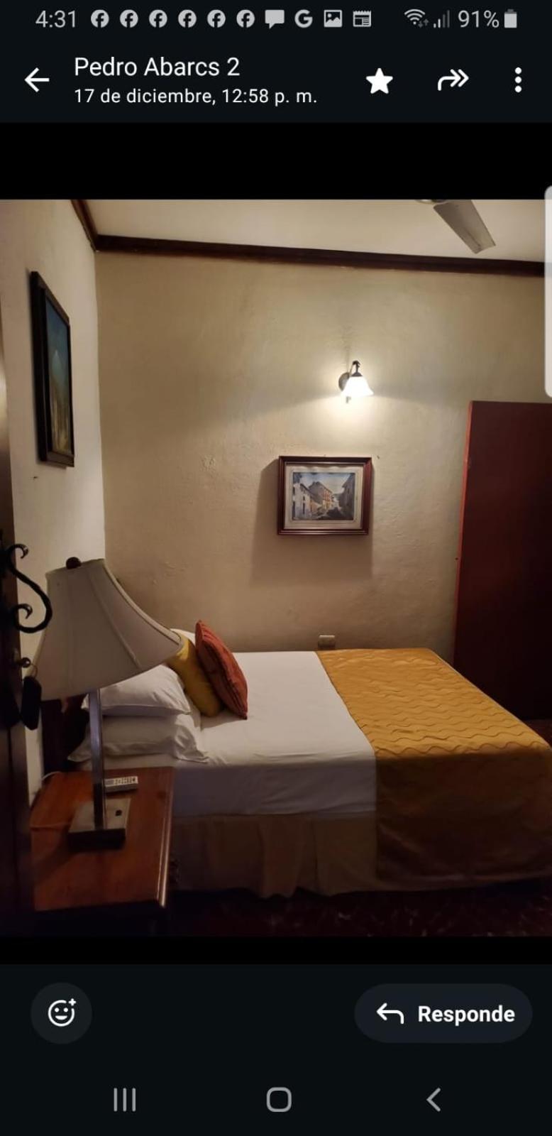 Hostal Fuente Castalia, B Y B Leon Ngoại thất bức ảnh