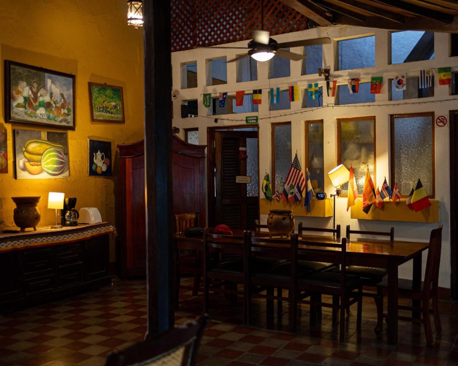 Hostal Fuente Castalia, B Y B Leon Ngoại thất bức ảnh