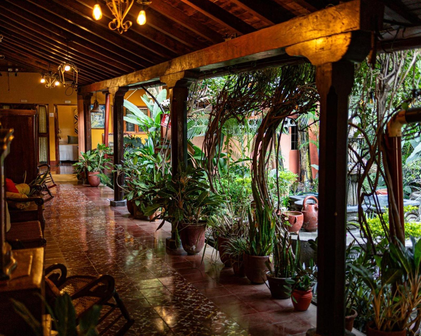 Hostal Fuente Castalia, B Y B Leon Ngoại thất bức ảnh